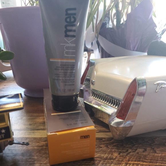 Men's Advanced Facial Hydrator Sunscreen Broad Spectrum SPF 30 - MKMen - Picture 8 of 9